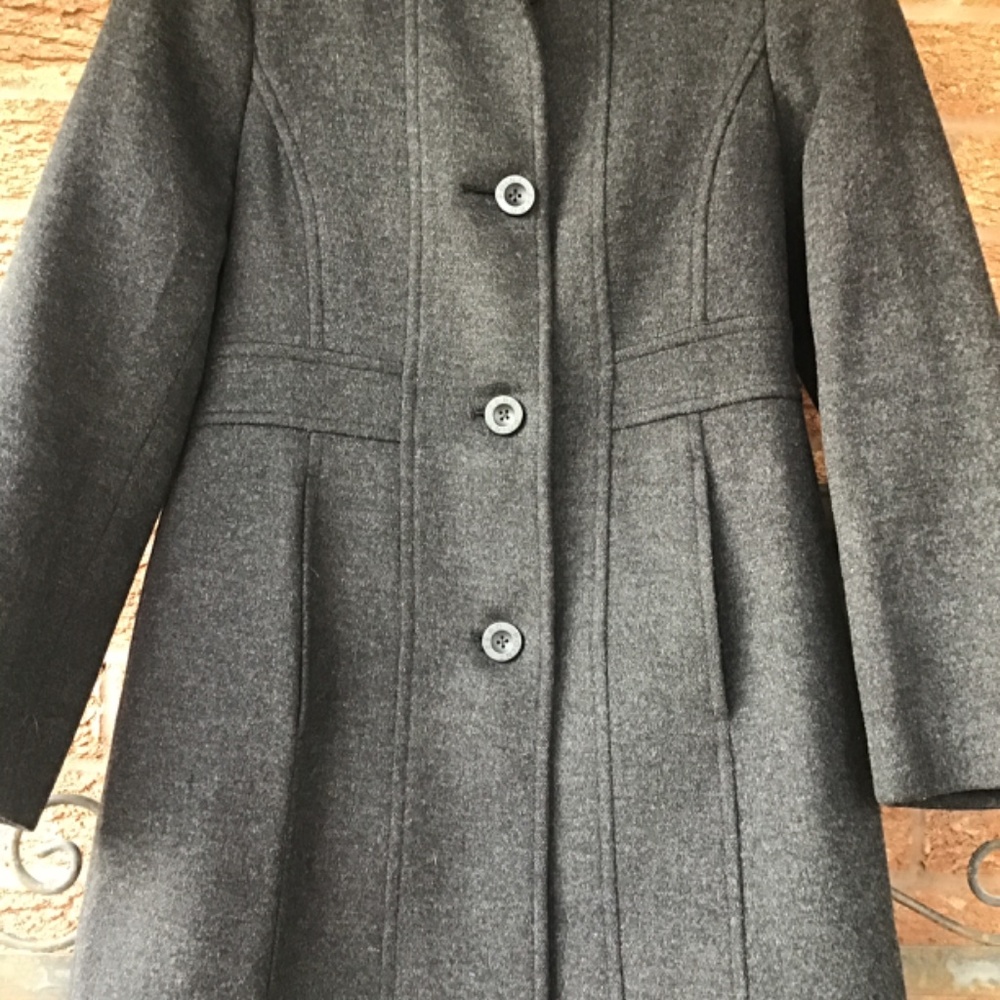 Quality Coat - Picture 5 of 9